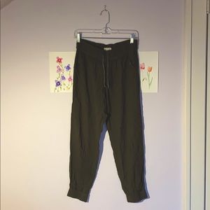 Small Aritzia dark green flowy joggers